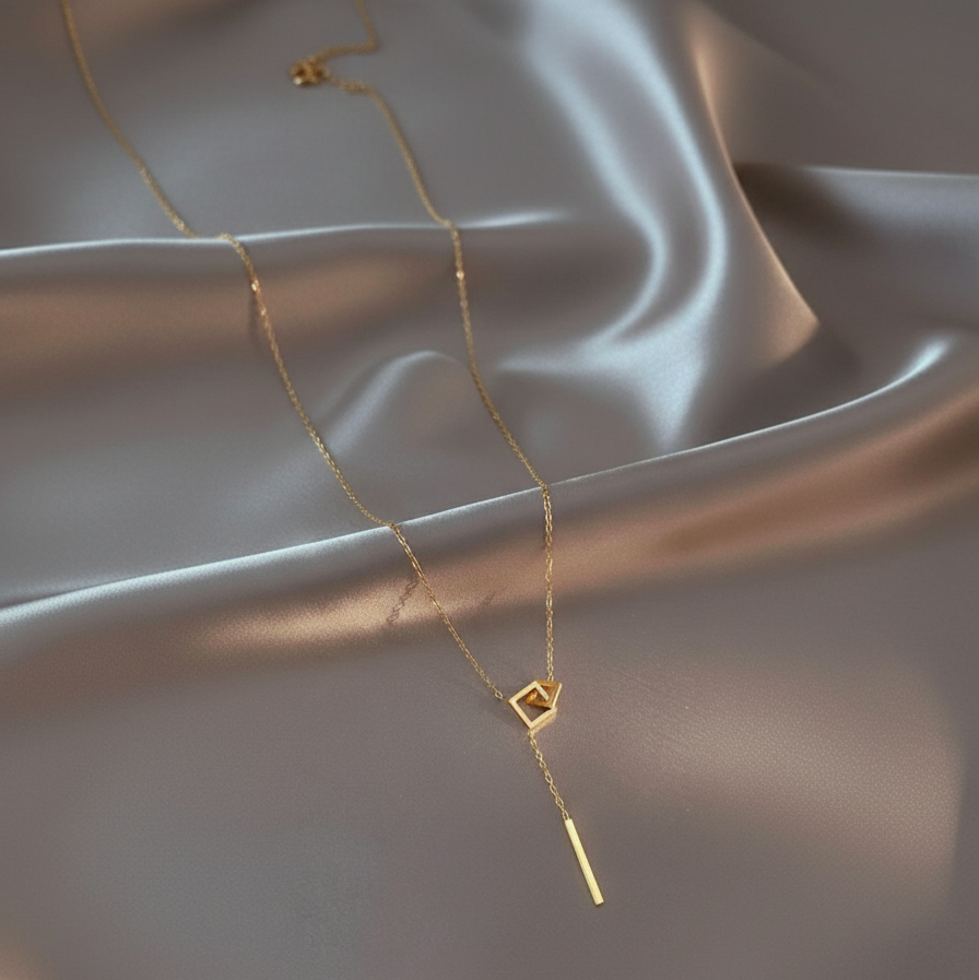 Collier Carré Élégant