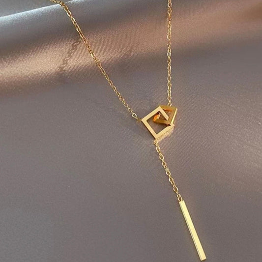 Collier Carré Élégant