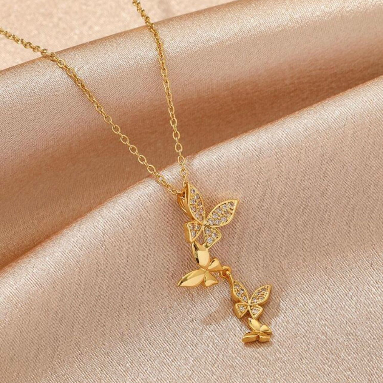Collier papillon en acier inoxydable – Élégance féminine